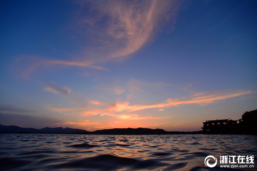 久違了！日落西湖現夕陽雲天