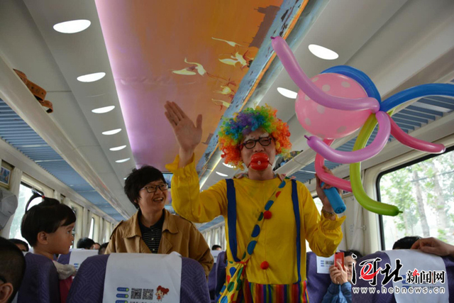 秦皇島“秦旅山海號”旅遊小火車試運行