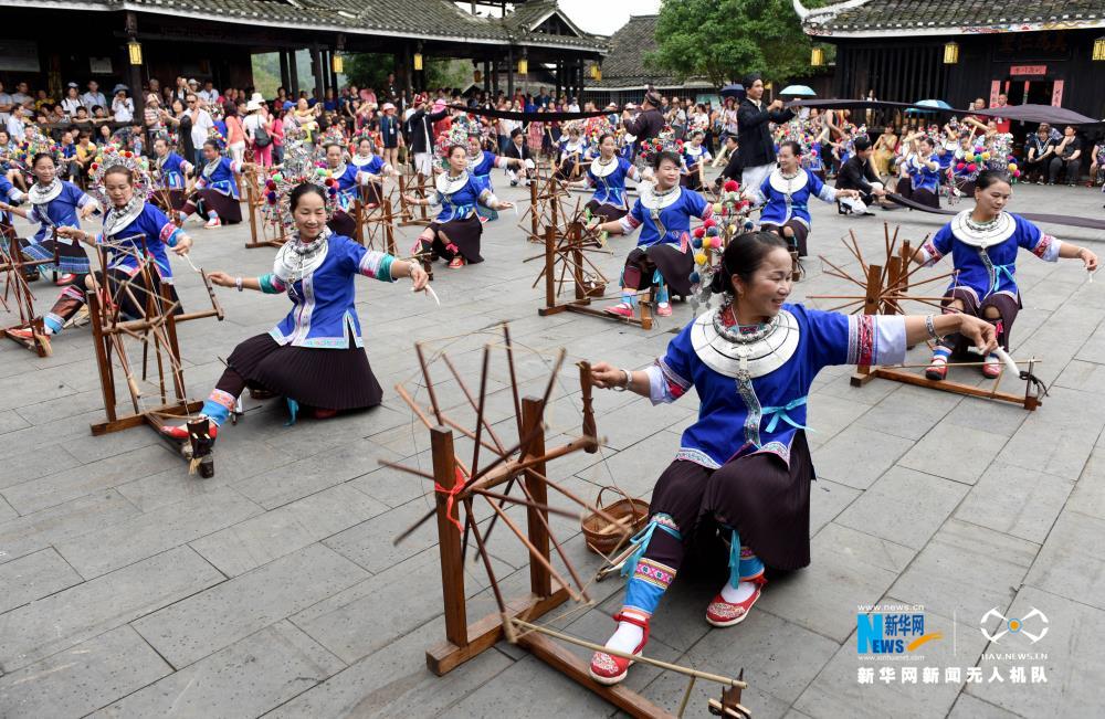 航拍廣西三江：粵桂旅遊扶貧專列開進侗鄉