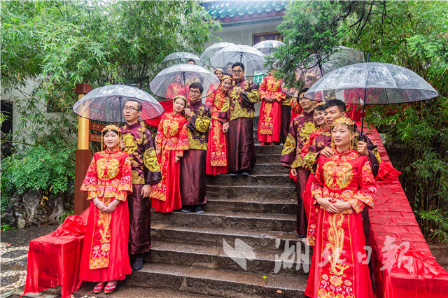 天青色等煙雨 而我在等你