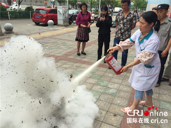 （供稿 社會廣角列表 三吳大地泰州 移動版）泰州海陵工人社區開展消防培訓活動