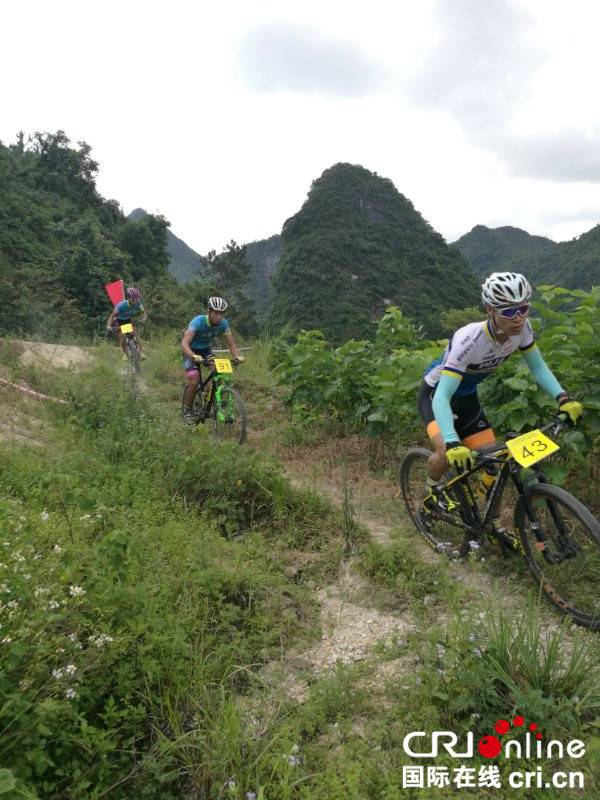 【唐已審】【原創】【焦點圖】 【移動端-焦點圖】【八桂大地、八桂大地-南寧】【旅遊文體】【魅力東盟】國內外運動高手逐鹿2018年中國—東盟“龍湖名城杯”