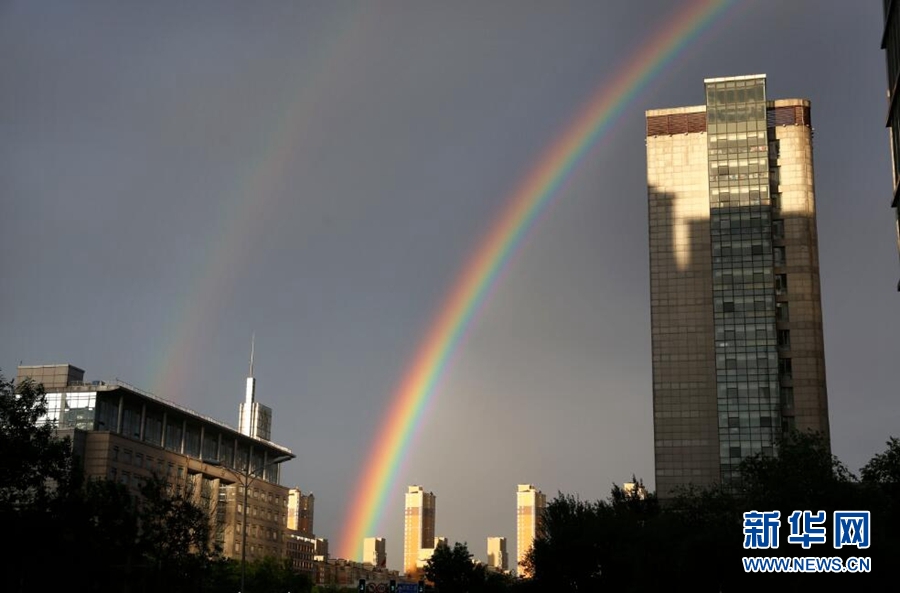 瀋陽：雨後彩虹當空