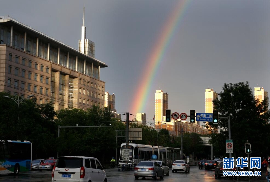 瀋陽：雨後彩虹當空