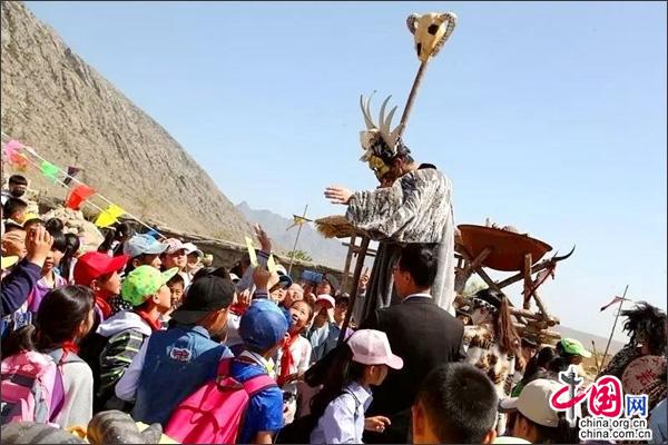 寧夏賀蘭山岩畫景區推出特色活動迎六一