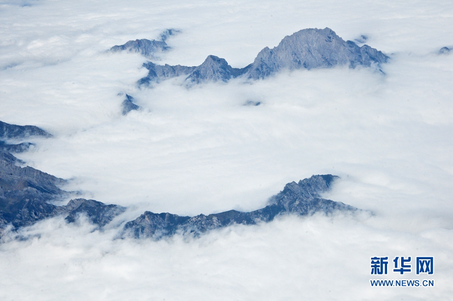 甘肅：空中鳥瞰高樓山 雲霧繚繞若仙境