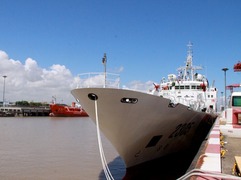 中國海警艦船編隊11日在我釣魚島領海巡航