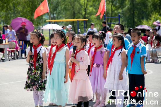 05【吉林】【供稿】【CRI看吉林（標題）】【教育科技（標題）】【關東黑土（長春）】“雛鷹助學•文化扶貧鄉村行”幫扶輝南兩所小學