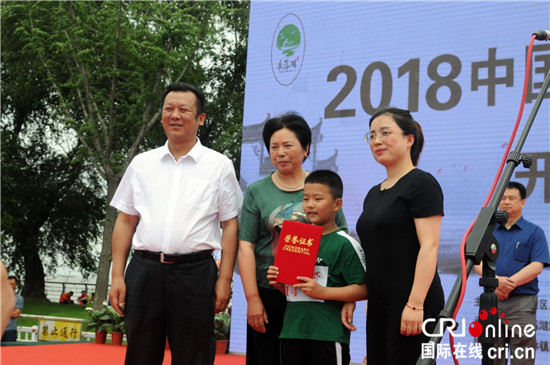 （供稿 節慶會展列表 三吳大地常州 移動版）2018中國長蕩湖籽蝦節開幕 獲遊客熱讚