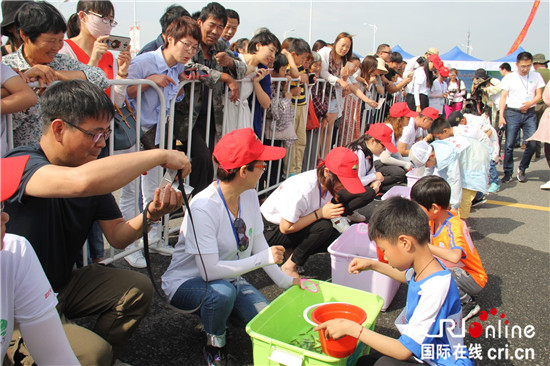 （供稿 節慶會展列表 三吳大地常州 移動版）2018中國長蕩湖籽蝦節開幕 獲遊客熱讚