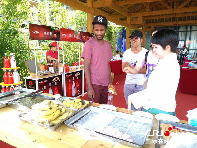 【唐已審】【原創】【廣西要聞】【八桂大地、八桂大地-欽州】【移動端】全國200多名商會會長參與靈山論壇