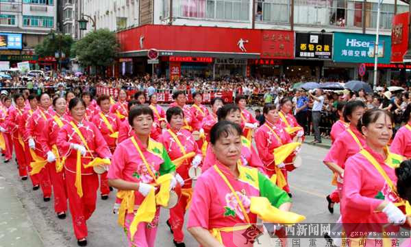 龍勝各族兄弟姐妹齊歡聚 龍脊梯田文化節助脫貧