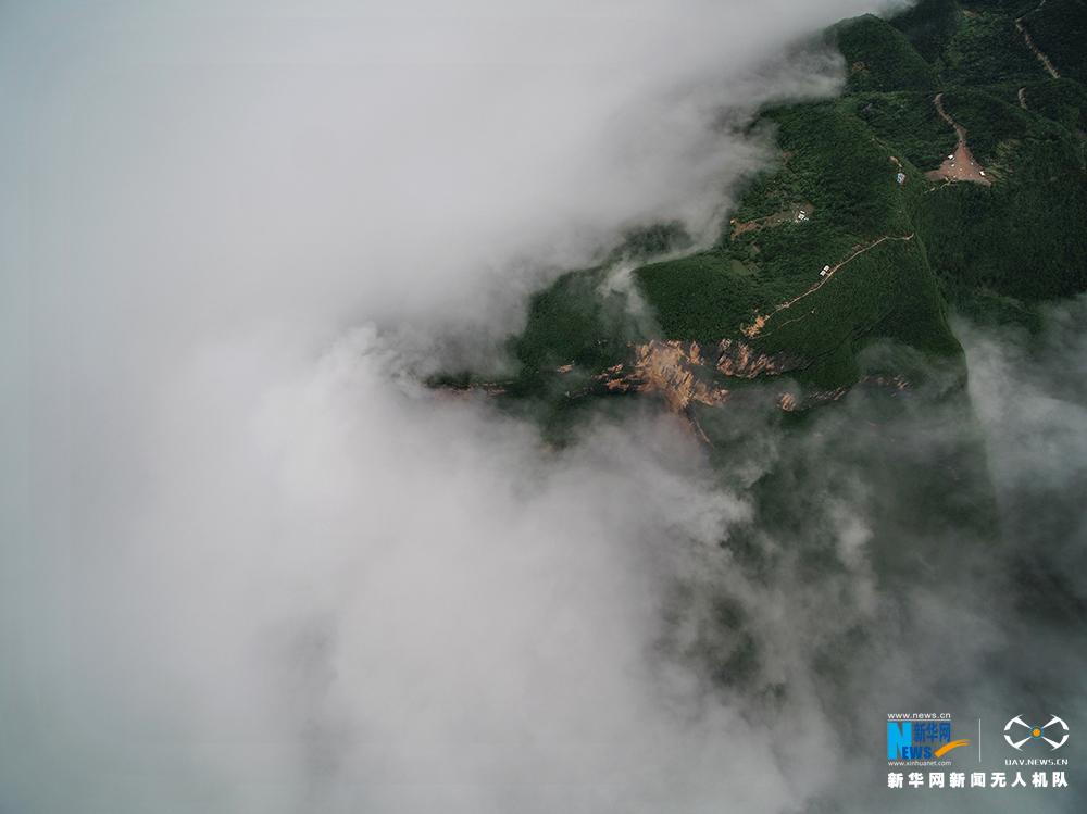 航拍瞿塘峽破曉雲海 赤甲峰如“海中小島”