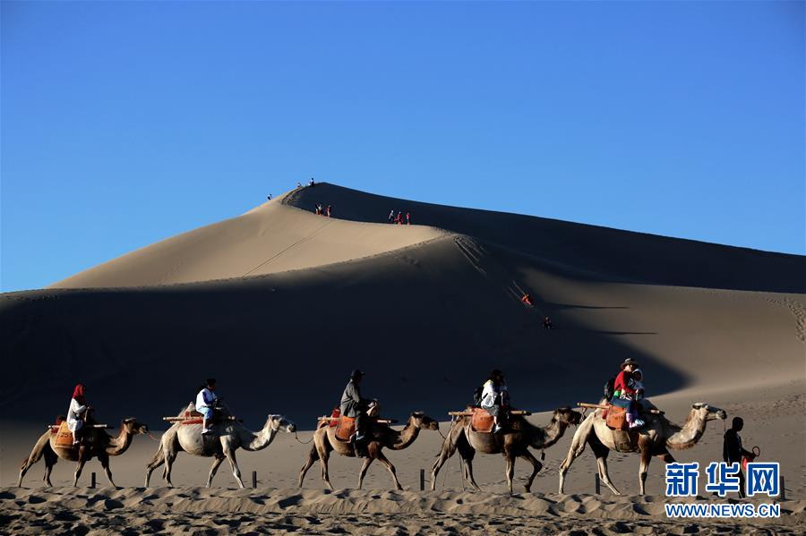 甘肅敦煌迎來旅遊旺季