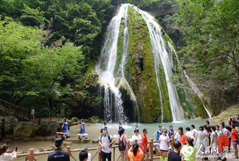 湖北襄陽：青山綠水享清涼