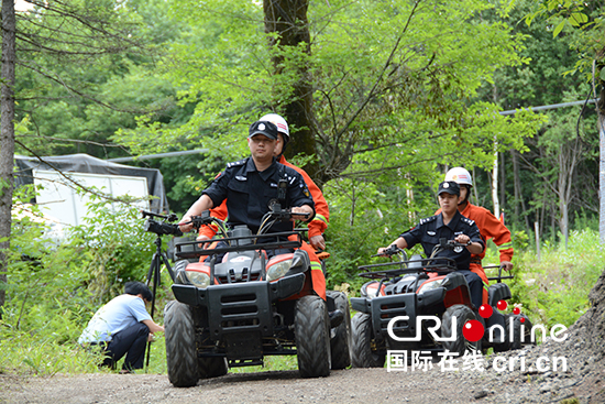 07【吉林】【供稿】【CRI看吉林（標題）】【社會民生（標題）】【關東黑土（長白山保護開發區）】【移動版（列表）】吉林森林公安開展多警種聯合搜救模擬演練