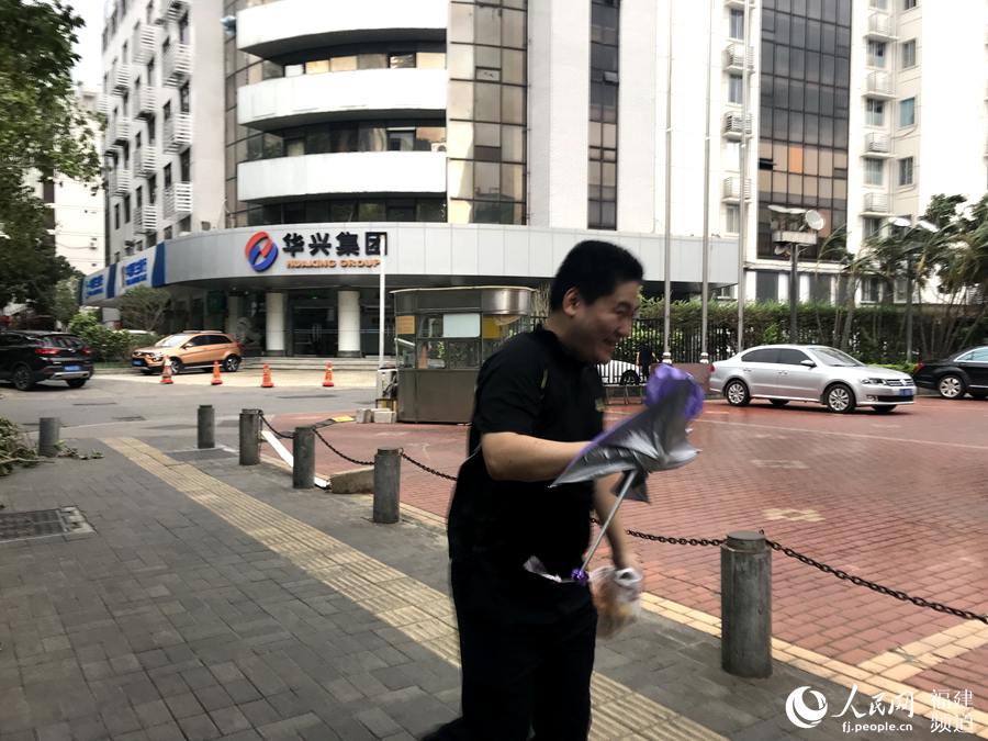 【焦點圖】颱風“瑪莉亞”登陸在即 狂風暴雨開始襲擊福建