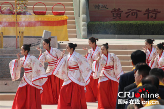 2017司馬遷祭祀大典舉行 百名後裔行三跪九拜禮