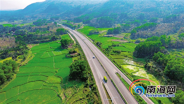 末尾有圖【交通圖文列表】【輪播圖】【即時快訊】屯昌至瓊中高速公路舊貌換新顏