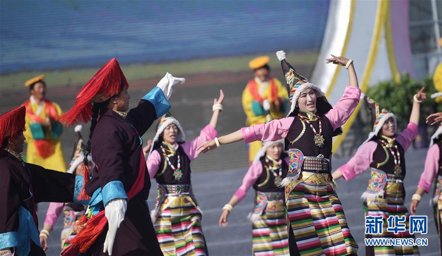 第六屆全國新農村文化藝術展演在四川達州舉行