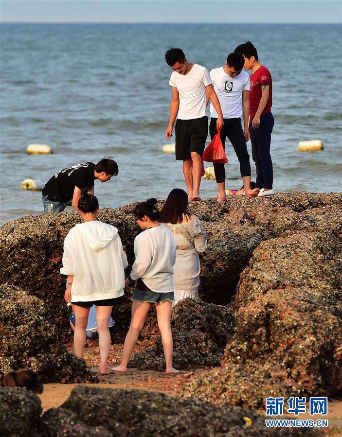 廈門：踏浪戲水