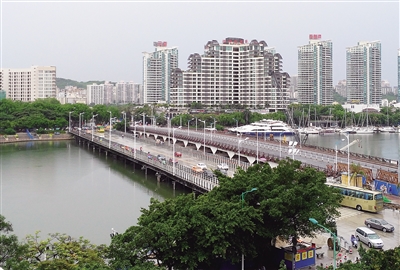 末尾有圖【交通】【即時快訊】三亞大橋臨時 交通便橋建成通車