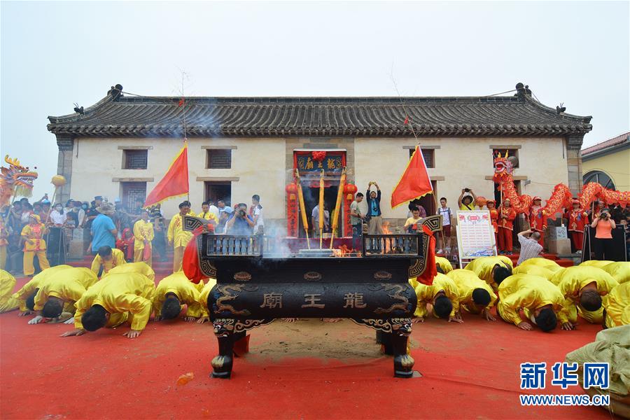 山東日照：漁民祭海祈福