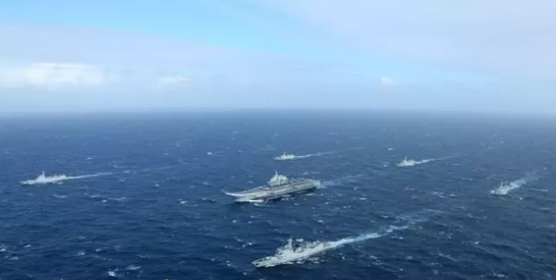 臺媒:遼寧艦今日淩晨穿越台灣海峽 臺軍全程監控