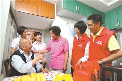 （健康圖文）江蘇上半年新增多個助餐點 養老服務更精準化