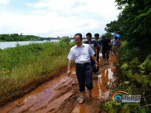 【瓊島動態】【即時快訊】海口非法地溝油加工點藏密林