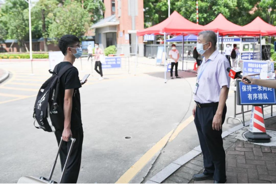 廣州新華學院穗莞兩校區嚴把“防疫關” 萬餘名學生開學返校