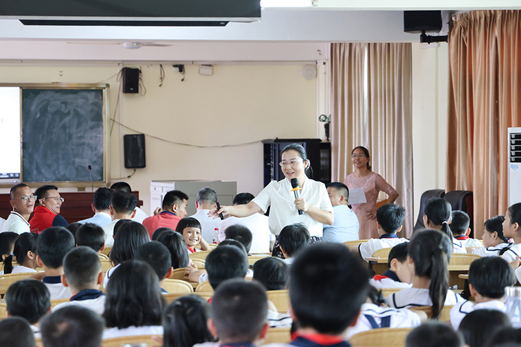 廣州商學院到雷州市北和鎮中心小學開展共建幫扶活動