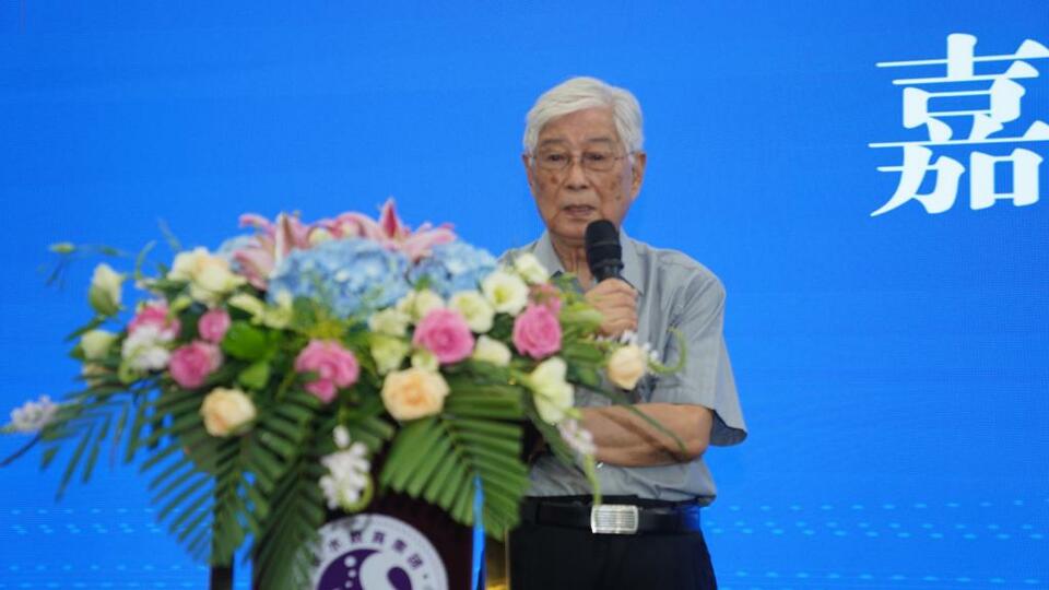 【教育頻道】長水教育集團發佈普通高中教育藍皮書 【教育頻道】長水教育集團發佈普通高中教育藍皮書