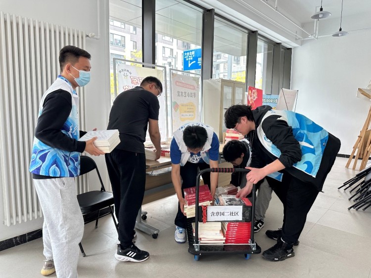 “雙藝傳承·書香換花” 北金科創意藝術學院聯合含章園二區共建書屋_fororder_2