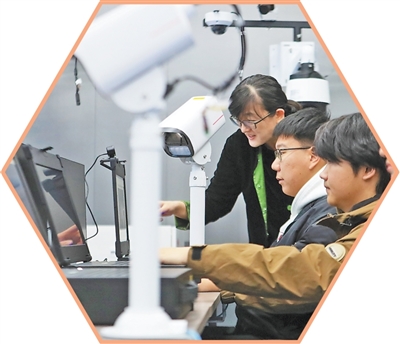 多措並舉 積極拓展就業空間