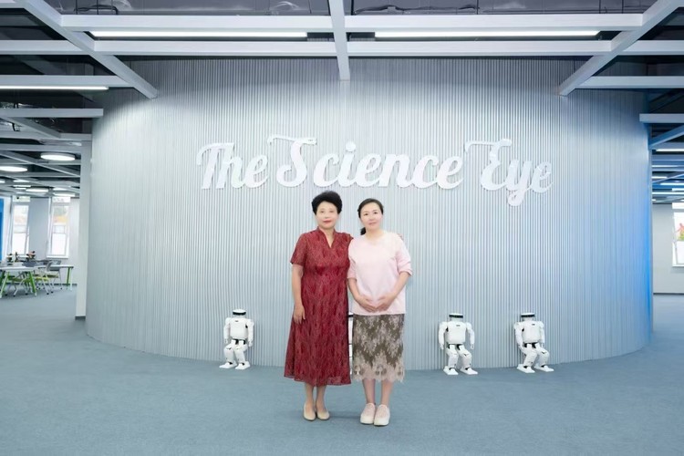 君誠學校張愛君：AI科創賦能學校教育 讓孩子走在時代前沿