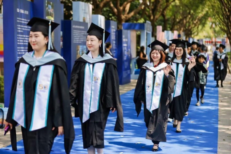 索菲亞大學50週年校慶暨2025屆學生畢業典禮舉行_fororder_圖片11