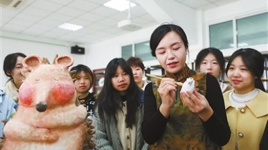 傾聽指尖與陶土的對話