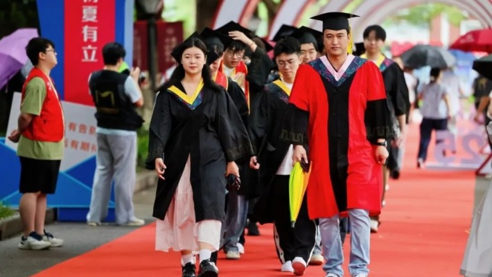 上海立達學院舉行2025屆畢業典禮暨學士學位授予儀式
