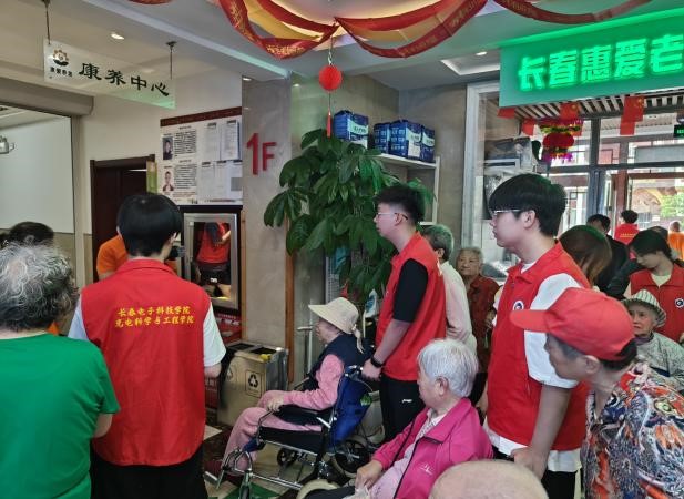 長春電子科技學院青聯參加“老城廂童趣遊園會—記憶裏的煙火氣”主題活動_fororder_2