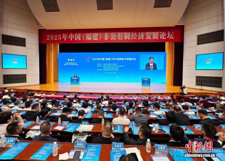 曹德旺：讓大學與産業協同創新發展