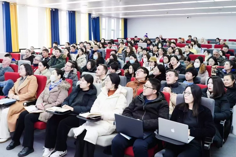 君誠學校張愛君：AI科創賦能學校教育 讓孩子走在時代前沿