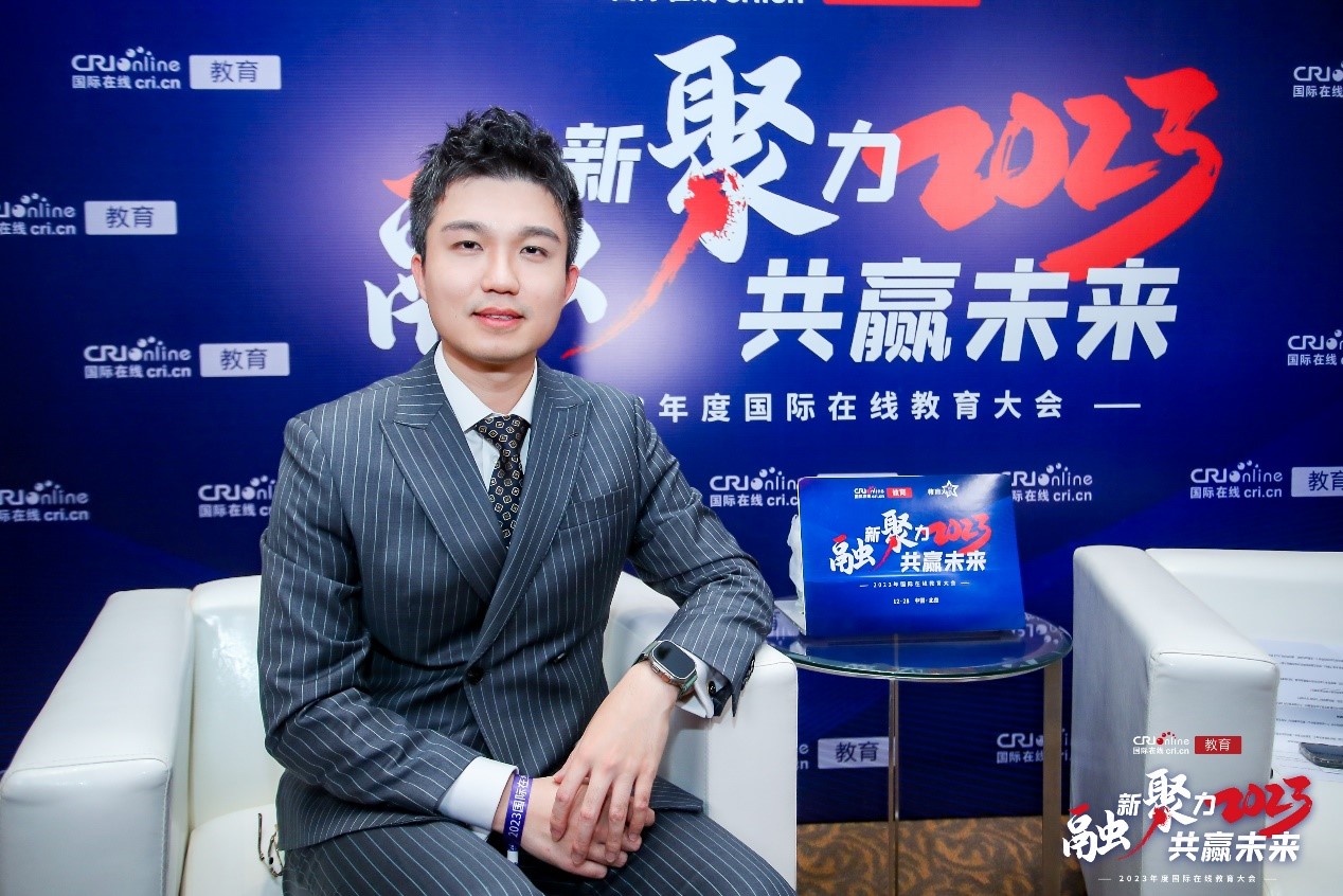 梨花教育粵語直播業務總經理黃子葳：通過“普粵轉化法”降低學習粵語的時間成本，提高學習效率。_fororder_1