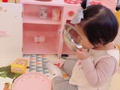 組圖:陳赫妻子張子萱曬1歲女兒萌照 戴蝴蝶結可愛