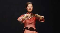 話劇《俗世奇人》亮相國家大劇院 主演劉敏濤：只要熱愛表演，腳步就永遠不會停歇