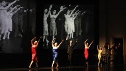 迴響皮娜·鮑什的1978，9位白髮舞者登臺《交際場》