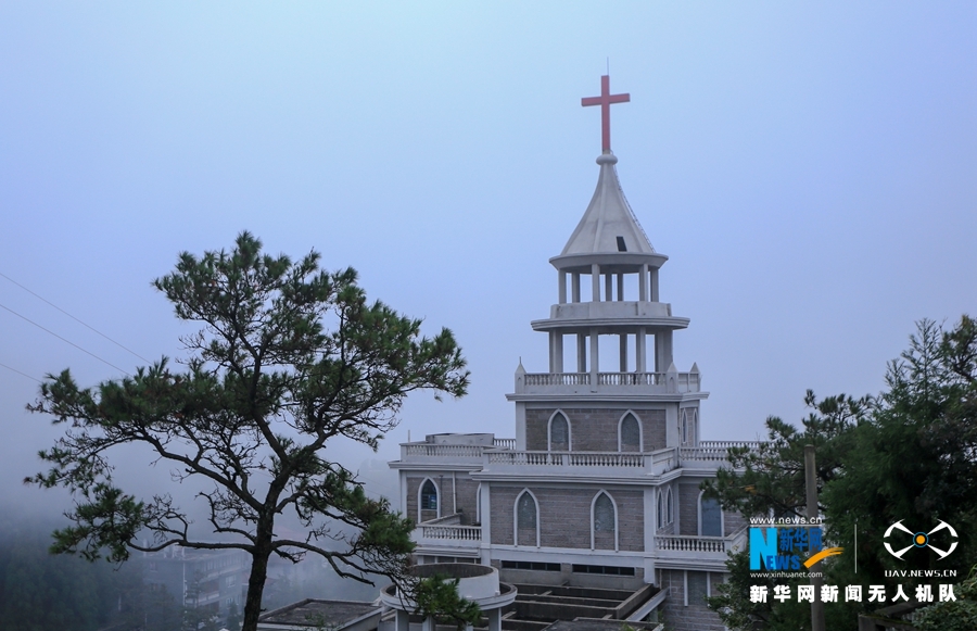 福州：霧籠鼓嶺美若仙境