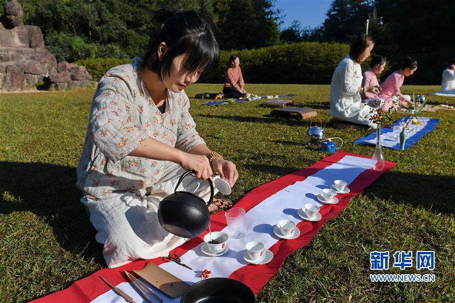 武夷山：戶外茶席成時尚