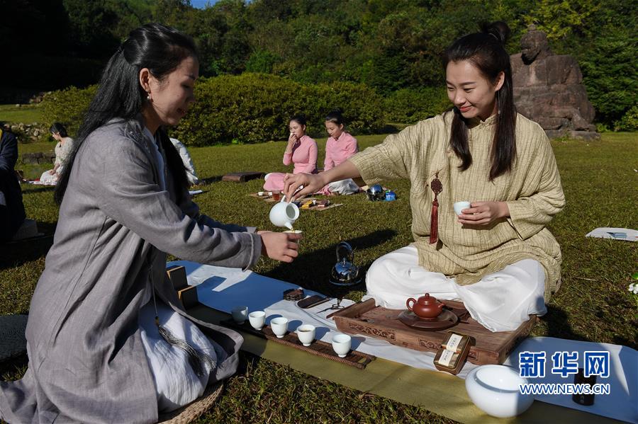 武夷山：戶外茶席成時尚