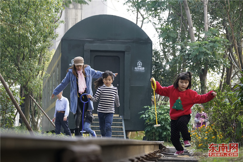 【圖説福建第七張】【福州】【移動版】【Chinanews帶圖】福州首個鐵路公園春節迎客